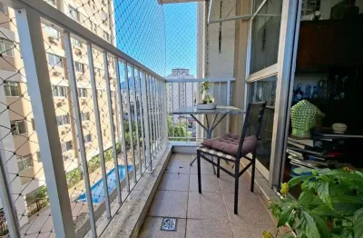 Seu novo lar está na tijuca! este apartamento à venda no condomínio charles chaplin, na rua engenheiro enaldo cravo peixoto, oferece varanda, 2 quartos (sendo 1 suíte) e vaga. ao lado do shopping tiju