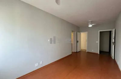 A venda apartamento na melhor rua do bairro de vila isabel, rua jorge rudge, 2 quartos, lavabo, cozinha com dependência completa e vaga na escritura.