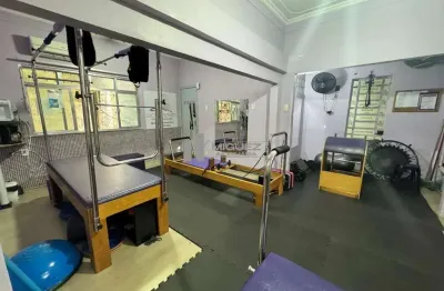 Encantadora casa duplex a venda na rua grajaú, no bairro grajaú, com 156m², 6 quartos e 1 vaga de garagem. a apenas 3 minutos da praça edmundo rego, é perfeita para quem busca espaço e tranquilidade e