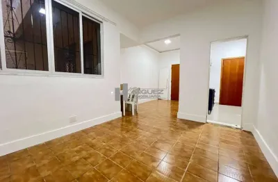 Apartamento a venda, térreo, rua benevenuto berna, tijuca, sala em 2 ambientes, 3 quartos, banheiro social, ampla cozinha, área de serviço.