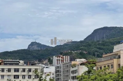 Apartamento à venda na tijuca, debruçado sobre a praça afonso pena e próximo ao metrô! na rua martins pena, oferece sala ampla, 3 quartos com closet, lavabo, dependências e 1 vaga de garagem. ideal pa