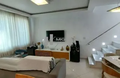 Oportunidade única! casa à venda na tijuca com 4 quartos (1 suíte), 2 vagas no corpo da casa. perfeita para quem valoriza conforto e localização. fale conosco e agende sua visita!