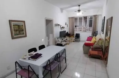 Oportunidade única na tijuca! apartamento à venda com 3 quartos (1 suíte) e 1 vaga de garagem, bem ao lado da praça e do metrô afonso pena. ideal para viver com comodidade. fale conosco hoje e conheça