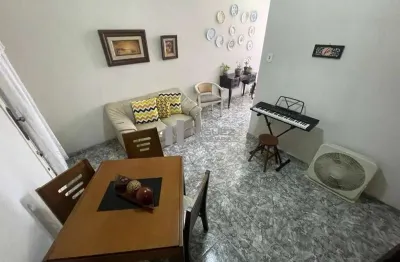 Apartamento à venda no andaraí, na rua leopoldo, com sala ampla e 2 quartos. a apenas 800 metros da rua uruguai, oferece praticidade e conforto em localização estratégica. ideal para o seu novo lar! e