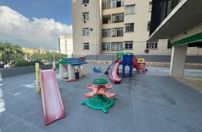 No maracanã, um apartamento à venda com 1 suíte e closet, banheiro social e 1 vaga na escritura, próximo ao boulevard 28 de setembro. localização e praticidade para você. contate-nos e conheça!