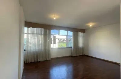 Apartamento à venda na rua campos sales, tijuca! sala em 2 ambientes, 4 quartos (1 suíte) e vaga na escritura. espaço e conforto em localização estratégica. ligue agora e conheça!