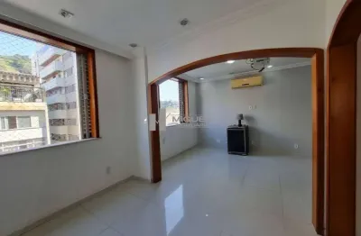 Na tijuca, apartamento à venda com 2 salas amplas, 2 quartos, dependência, vaga e portaria 24h. infraestrutura que garante qualidade de vida. venha conhecer essa oportunidade!