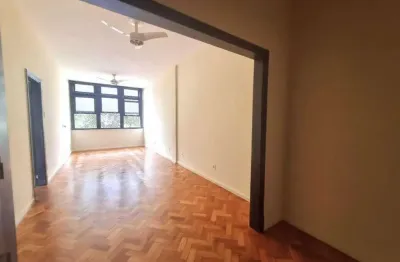 Oportunidade! apartamento à venda a 700m do metrô afonso pena, na tijuca. 2 quartos, suíte e vaga na escritura. localização privilegiada para quem valoriza praticidade. agende sua visita!