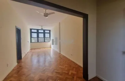 Na tijuca, apartamento à venda na rua barão de itapagipe, pertinho do metrô afonso pena. são 2 quartos, suíte e vaga garantida. ideal para viver com comodidade e mobilidade. fale conosco!