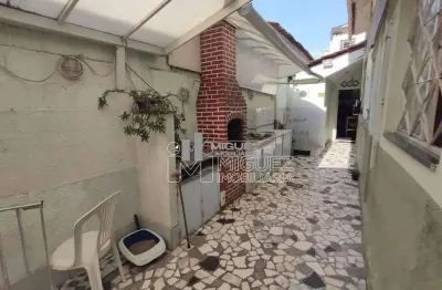 Casa à venda no andaraí com 140 m², 3 quartos e ótima área interna. rua tranquila, ideal para quem busca espaço e privacidade.