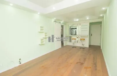 Rua santa sofia: 90 m² bem distribuídos em 2 quartos, sendo 1 suíte, com 2 vagas. imóvel à venda em ponto estratégico da tijuca, perto de tudo.