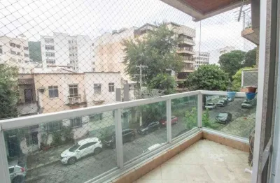Apartamento à venda a poucos metros do shopping tijuca. são 90 m² com 2 quartos (1 suíte) e 2 vagas na escritura. ideal para quem busca localização e conforto.
