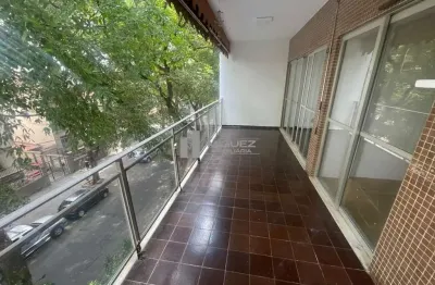 Apartamento à venda na rua dona delfina - tijuca, área nobre! debruçado no metrô uruguai! varanda, sala 3 quartos, suíte e 2 vagas de garagem na escritura!
