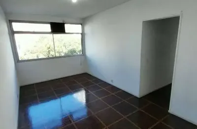 Rua martins pena, tijuca. apartamento à venda com 3 quartos sendo 1 suíte e vaga. sol manhã e porteiro 24 horas.código 22403