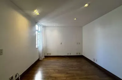 Apartamento à venda rua pereira de siqueira (tijuca) 350m do metrô são francisco xavier. 2 quartos, 1 suite, 1 vaga de garagem.