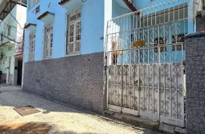 Imperdível! casa à venda na rua afonso pena, tijuca, a uma quadra do metrô. 3 quartos, garagem e terraço para momentos únicos. conforto e localização perfeita. fale conosco!