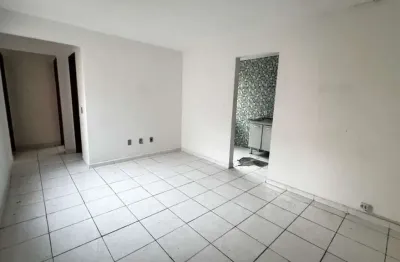 Apartamento a venda, rua caetano da silva (cascadura) 2 quartos, à 800m da estação cascadura. 1 vaga de garagem.
