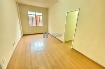 Oportunidade na tijuca: 2 quartos, em frente ao shopping, perto do metrô e com portaria 24h