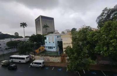 Apartamento à venda na tijuca, av. paula souza. são 2 quartos bem distribuídos, em localização estratégica, próximo ao metrô e ao maracanã. excelente opção para morar ou investir.