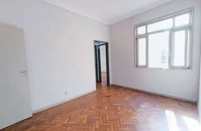Apartamento à venda na rua são francisco xavier, próximo ao metrô e colégio militar. conta com 2 quartos e dependências. excelente localização e oportunidade. entre em contato para mais detalhes.  tex