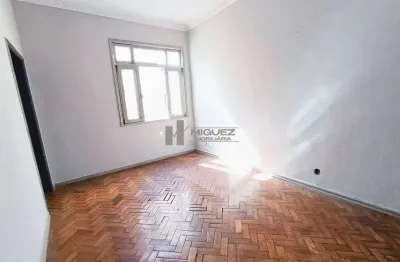 Apartamento à venda na rua são francisco xavier, próximo ao metrô e colégio militar. conta com 2 quartos e dependências. excelente localização e oportunidade. entre em contato para mais detalhes.  tex