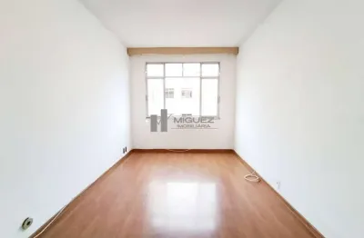 À venda: cobertura na rua cambaúba com 2 quartos, sala espaçosa e excelente localização. fácil acesso ao comércio local e ao iate clube jardim guanabara. agende sua visita.