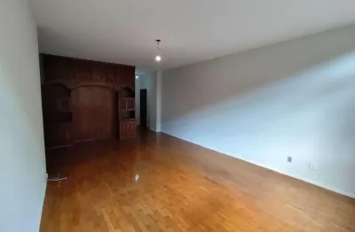 Apartamento para locaçao na avenida edison passos - alto da boa vista. amplo, vista para o verde, sala em 3 ambientes com 3 quartos, cozinha espaçosa.