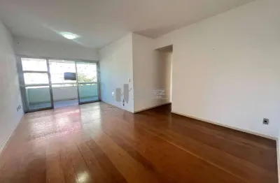 À venda, apartamento com varanda na charmosa rua doutor satamini. são 3 quartos, 1 suíte e 1 vaga de garagem na escritura. próximo à praça afonso pena, em região bem servida de comércio e transporte.