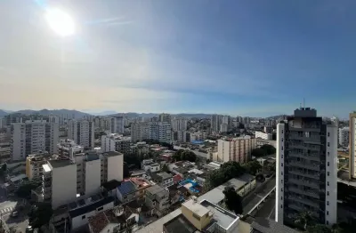 Cobertura duplex à venda no méier com excelente distribuição: 140 m², 3 quartos (1 suíte), cozinha planejada, sala em 2 ambientes, varanda e terraço com área gourmet. são 2 vagas na escritura e portar