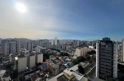 À venda no méier: cobertura duplex com 140 m², 3 quartos (1 suíte), sala ampla em dois ambientes e varanda. destaque para o terraço com área gourmet, ideal para lazer. possui 2 vagas na escritura e po
