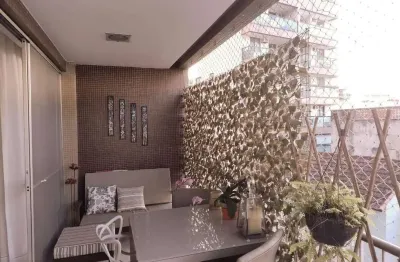 Amplo apartamento à venda na rua antônio basílio, tijuca: 140 m², 4 quartos (1 suíte), varanda, vista livre e 2 vagas na escritura. condomínio oferece porteiro 24h.
