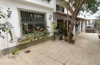 Exclusividade à venda com 4 quartos sendo 1 suíte, 3 vagas e área externa. rua ibituruna, tijuca. código 22734