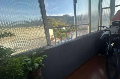 Apartamento à venda rua estrela! varanda, sala, 2 quartos. vista para cristo redentor! rio comprido