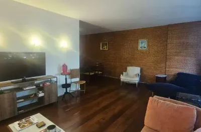 Na rua barão de jaguaripe, apartamento à venda com 130m², 3 quartos, dependência completa e 1 vaga. conforto e praticidade em um dos endereços mais valorizados.