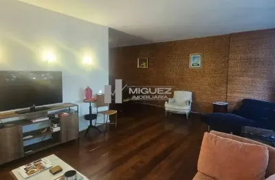 Apartamento à venda na rua barão de jaguaripe. são 3 quartos, dependência completa, 130m² e 1 vaga de garagem. um imóvel amplo, em excelente localização.