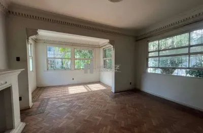 Casa à venda na rua pinheiro da cunha (tijuca) com 5 salas, 6 quartos, e garagem para 4 carros