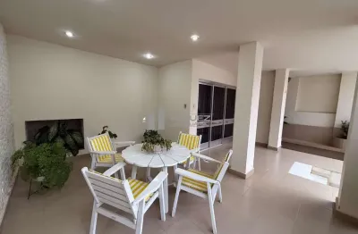 Casa duplex a venda, rua itacuruçá. tijuca, 209m², 2 varandas, 3 ótimos quartos, suíte, cozinha planejada, dependências completas, piscina, 1 vaga de garagem.