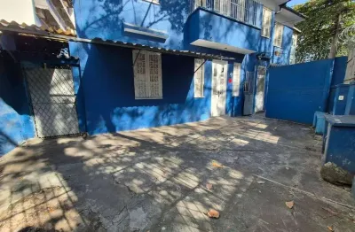Casa na av. heitor beltrão, 4 quartos, 2 banheiros, vaga e próximo ao metrô afonso pena