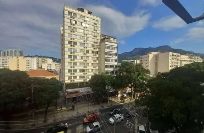 Sala comercial à venda com 40m² na praça da bandeira. imóvel em prédio moderno, bem localizado ao lado da haddock lobo. excelente custo-benefício para seu negócio. entre em contato.