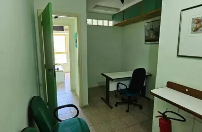 Belíssima sala comercial na rua desembargador isidro