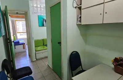 Belíssima sala comercial na rua desembargador isidro
