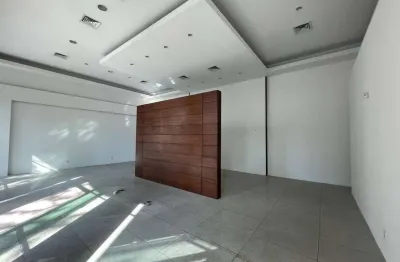 Prédio comercial à venda na freguesia, localizado na rua tirol!