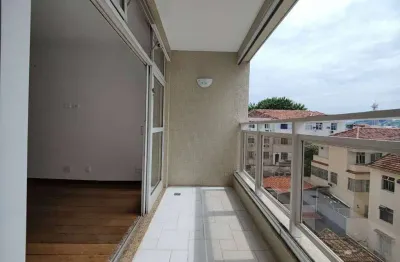 Varanda, 3 quartos sendo  1 suíte, dependência completa, 2 vagas de garagem - rua antônio salema - tijuca