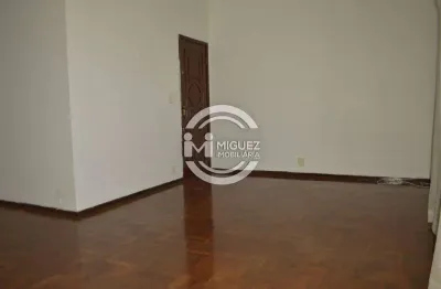 Apartamento à venda na rua espírito santo, praça seca! são aproximadamente 240m²  bem distribuídos em sala, 3 quartos, suíte e 2 vagas de garagem!
