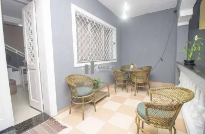 Casa duplex à venda na rua barão de pirassununga! localizado próximo a praça saens pena!