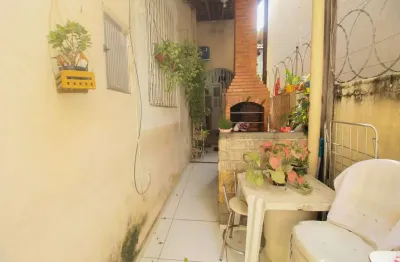 Rua salvador de mendonça- casa com 3 quartos, rio comprido à venda