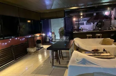 Tijuca, vendo casa rua do matoso. 2 quartos, terraço e uma loja enorme no térreo com garagem
