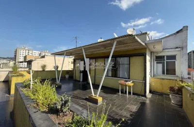 Cobertura linear, a venda,  rua senador furtado, tijuca, sala em 2 ambientes, com 3 quartos, banheiro social, cozinha, ampla área externa