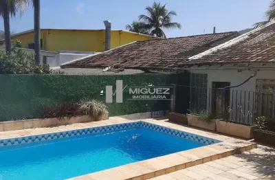 Casa completa, 3 quartos, suite, 3 vagas com espaço gourmet, piscina e escritório no pavimento superior