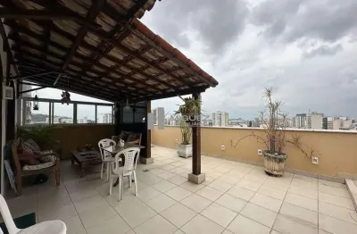 Cobertura luxuosa linear à venda, salão 3 quartos com suíte e closet, prédio com infraestrutura total 251m²
